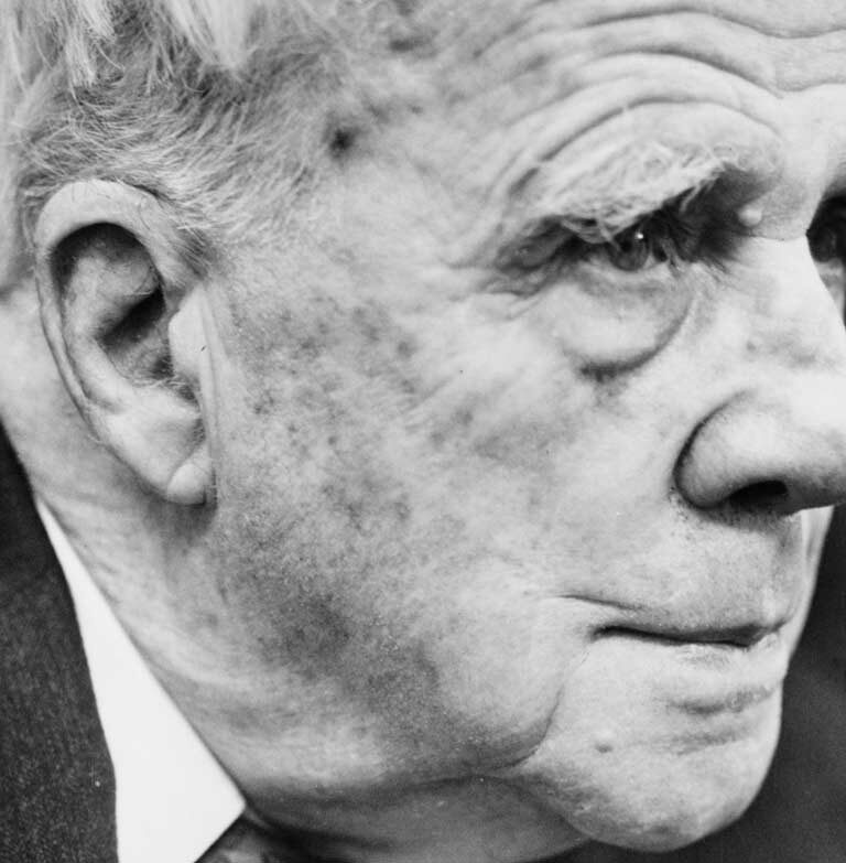 39 Robert Frost Interesting Facts: Bio, Achievements, Works